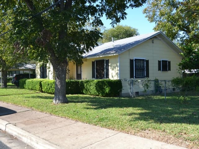 1100 Bouldin Ave
