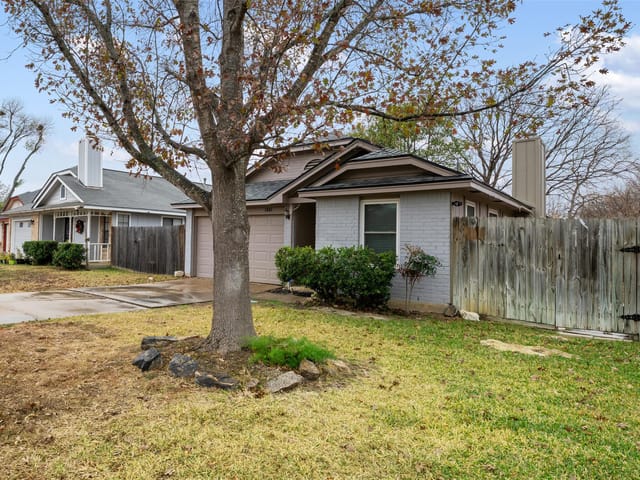 1100  Fairlawn Cv