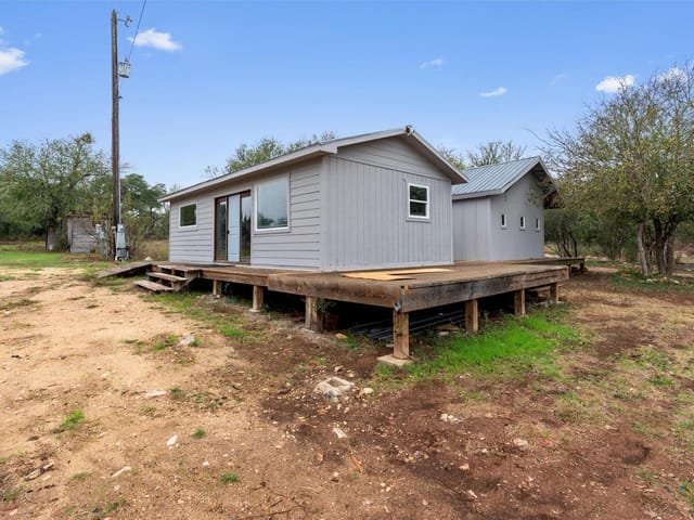1100  High Rd
