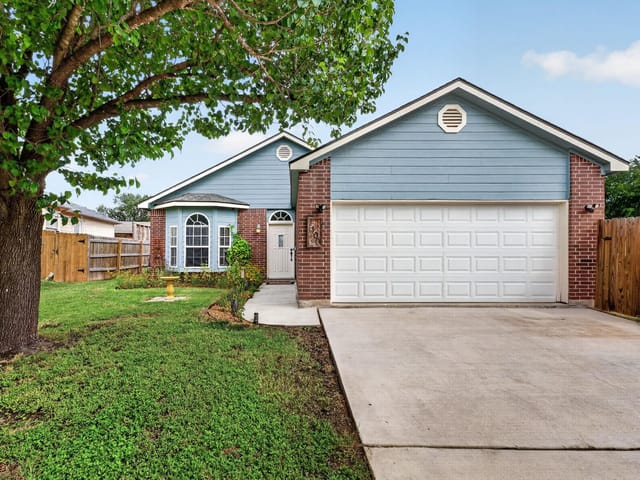 1100 Mira Loma LN