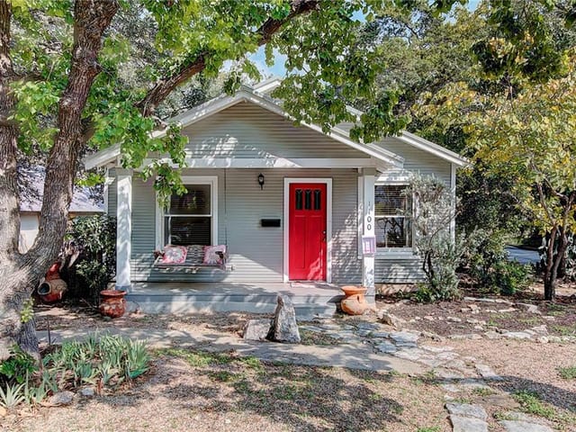1100 W Annie St