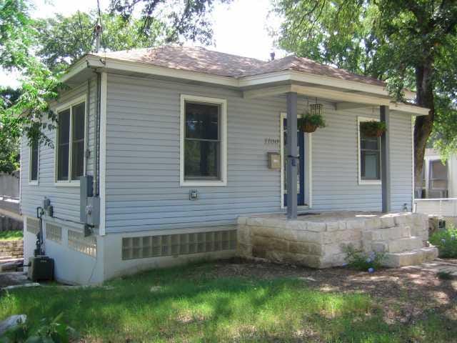 1100 Woodland