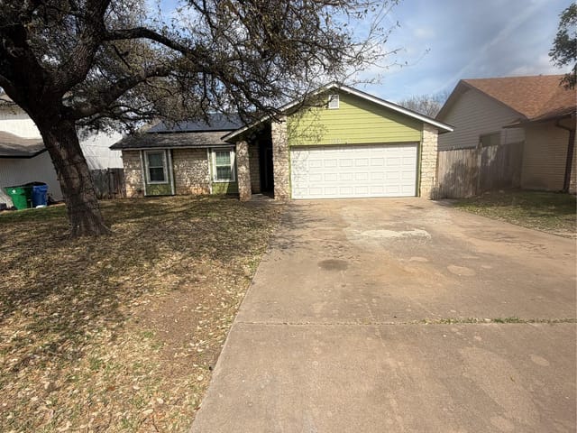 1100 York Castle Dr