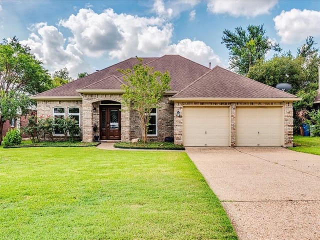 11005 Pebble Garden Ln