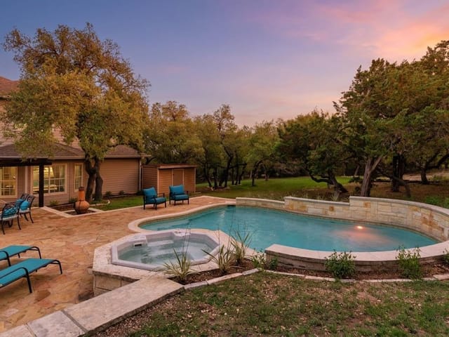 11008 West Cave BLVD