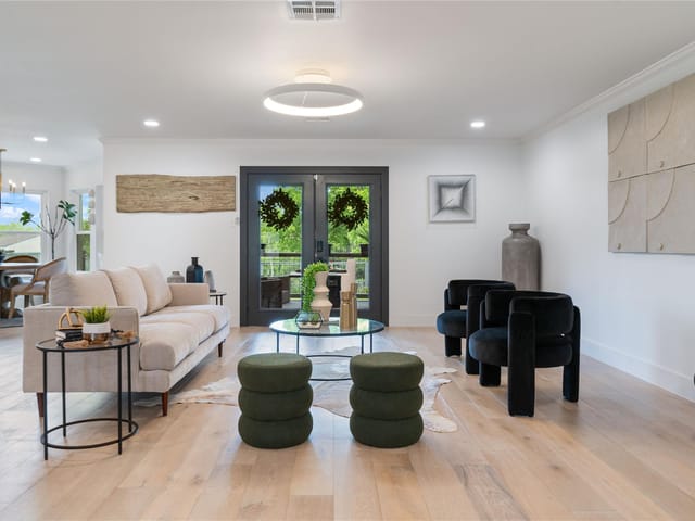 11009 Midbury Ct