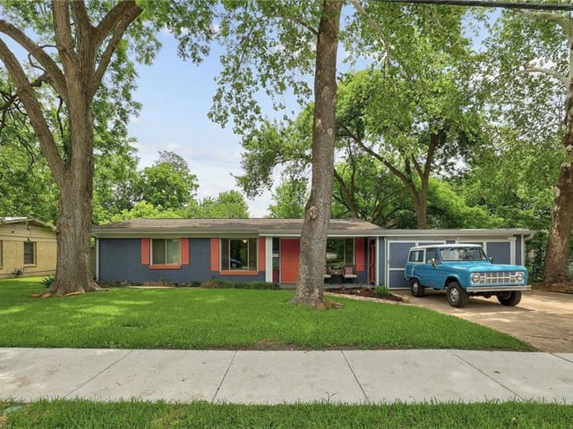 1101 Brentwood St