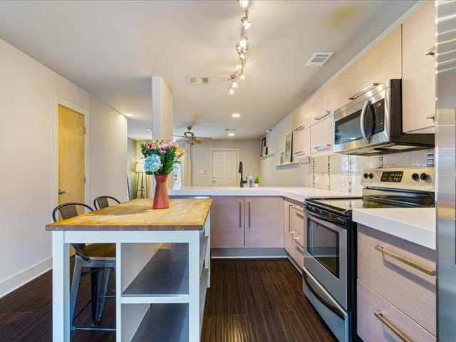 1101 Grove BLVD Unit #203