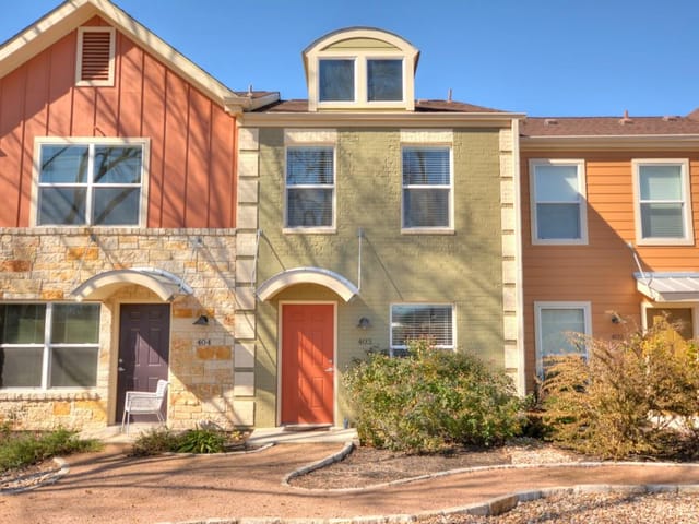 1101 Grove Blvd Unit #403