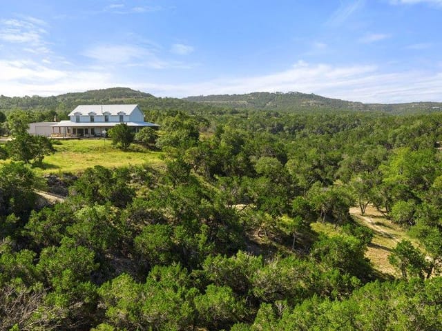 1101 Windy Hills RD