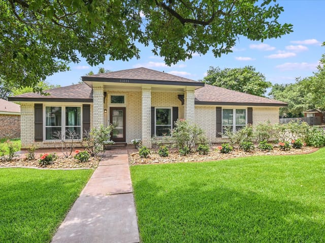 11011 Pebble Garden Ln
