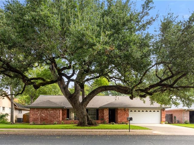 11013 Alhambra Dr