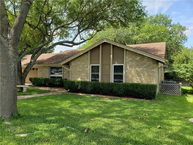1102 Deep Wood DR
