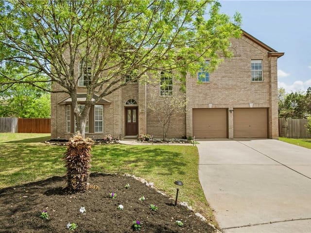 1102 Deer Horn Cv