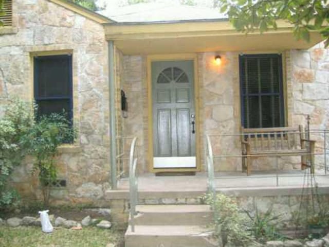 1102 Garner Ave