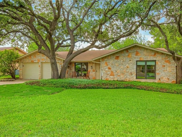 1102 Gemini Dr
