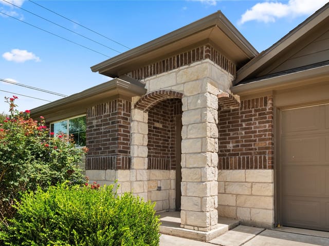 1102 Mitchell DR