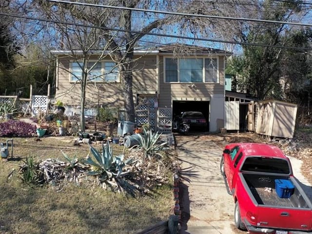 1102 Summit St