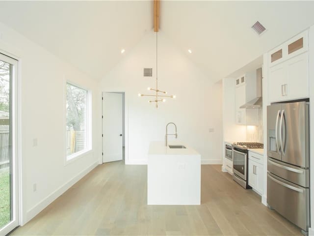 1102 Woodland Ave Unit #2
