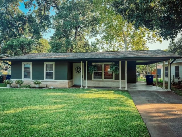 1103 Arcadia Ave