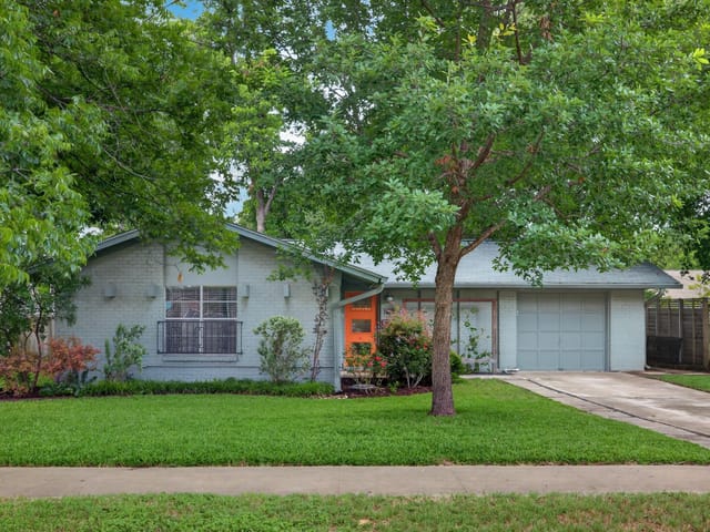 1103 Chesapeake DR