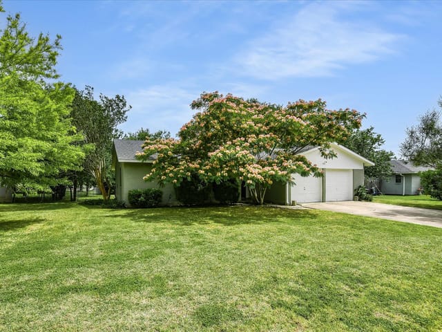1103 Green Meadow DR