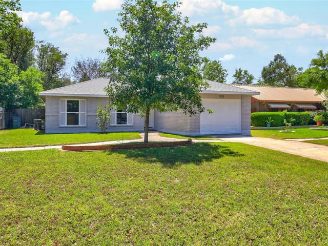 1103 KENYON Dr