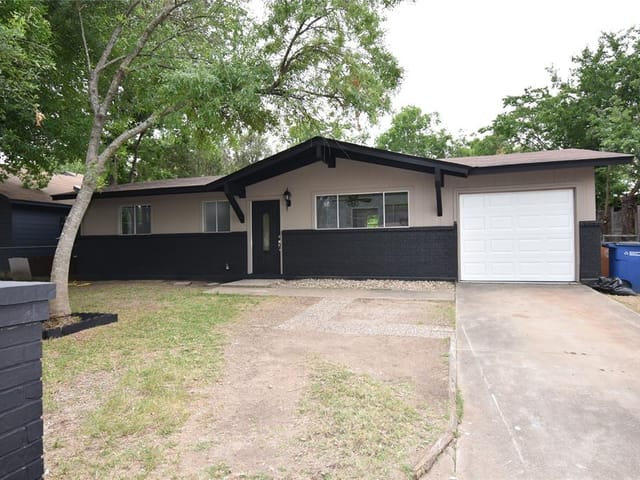 1103 Sahara Ave