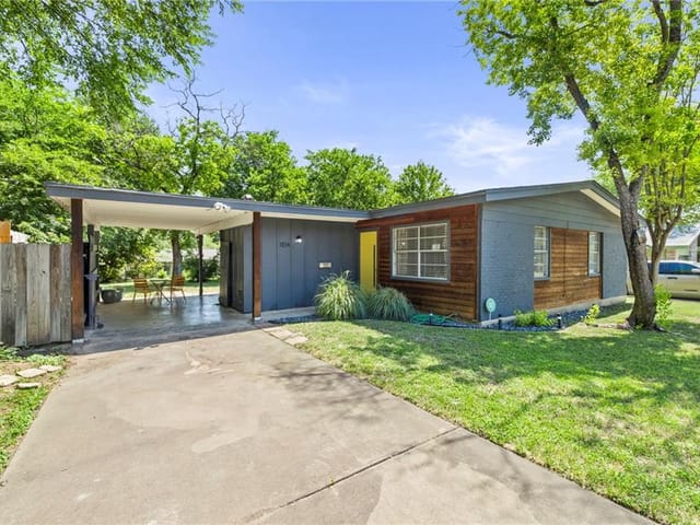 1104 Colony North Dr
