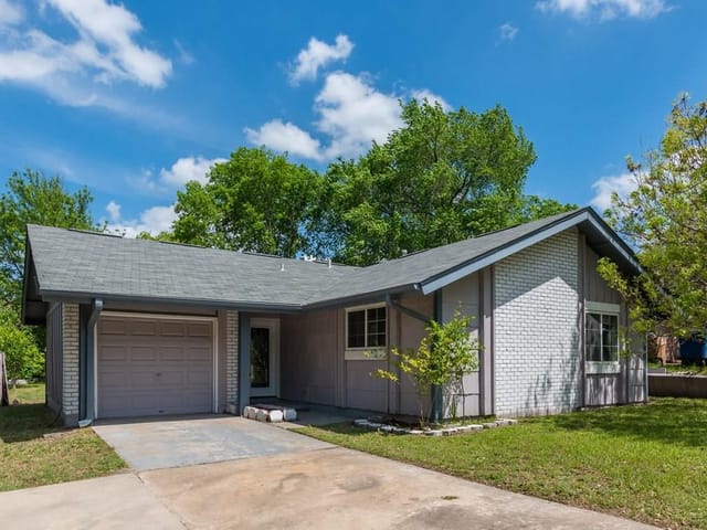 1104 Crown Ridge Path