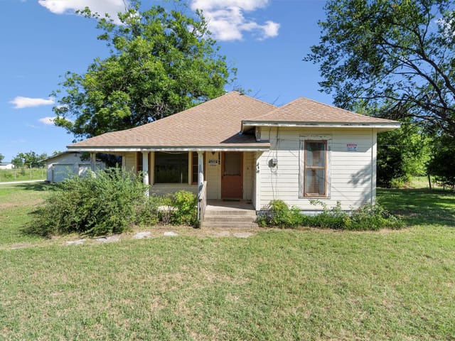 1104 E Umlang St