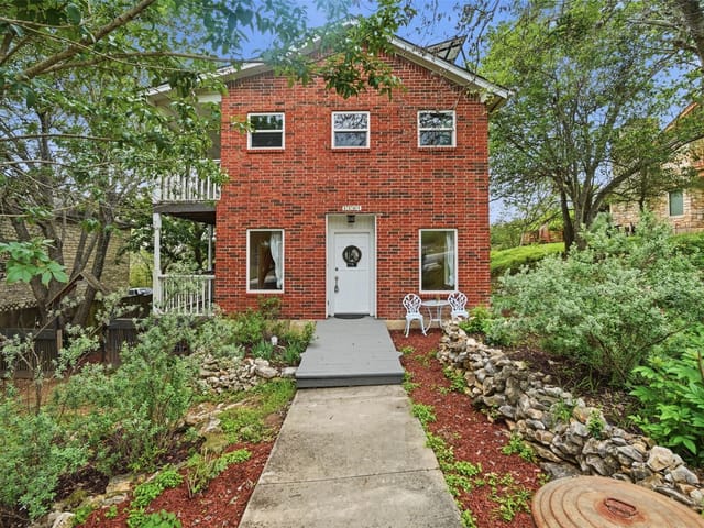 1104 Franklin Dr