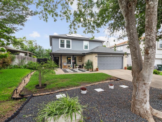 1104 Hilltop DR