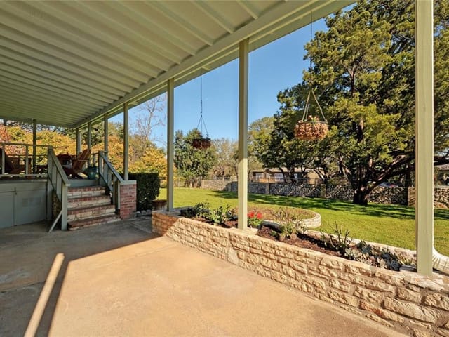 1104 Lipan Trl