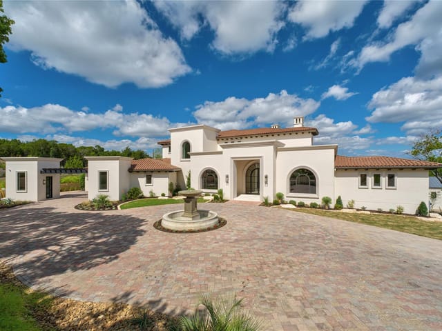 1104 Marly WAY