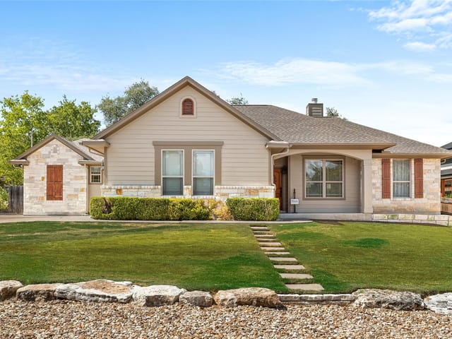 1104 Red Fox Rd