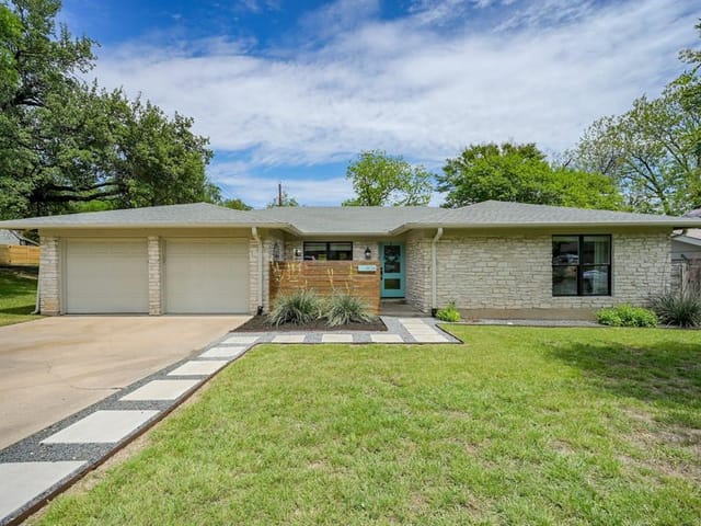 1104 Space Ln