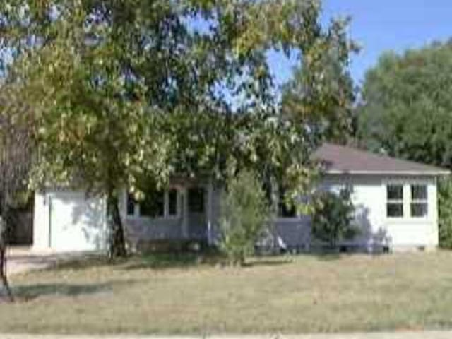 1104 TAULBEE LN