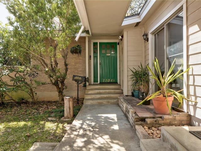 1104 Winsted Ln Unit #A