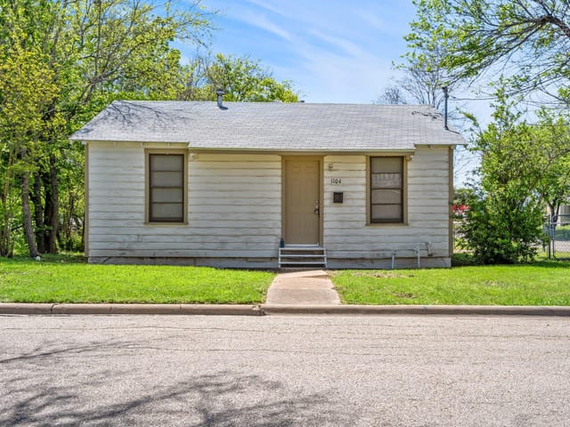 1104 York Ave