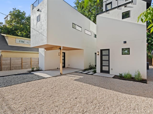 1105 HOLLY St Unit #2