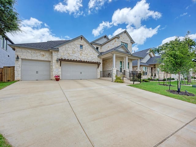 1105 White Daisy LN