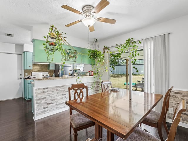 1106 Chesapeake DR