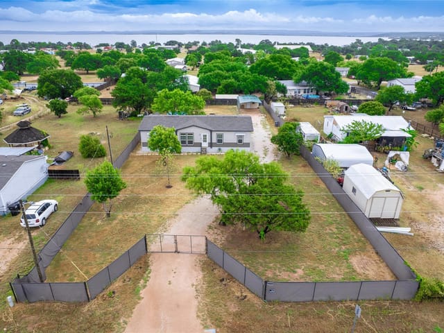 1106 Hi Line DR