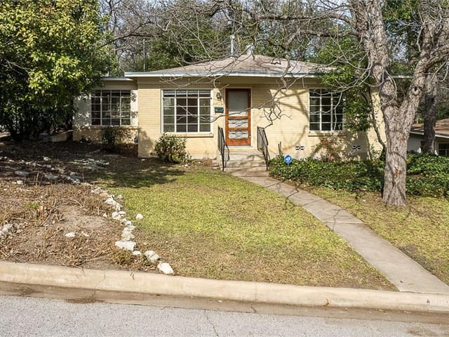 1106 Mariposa DR
