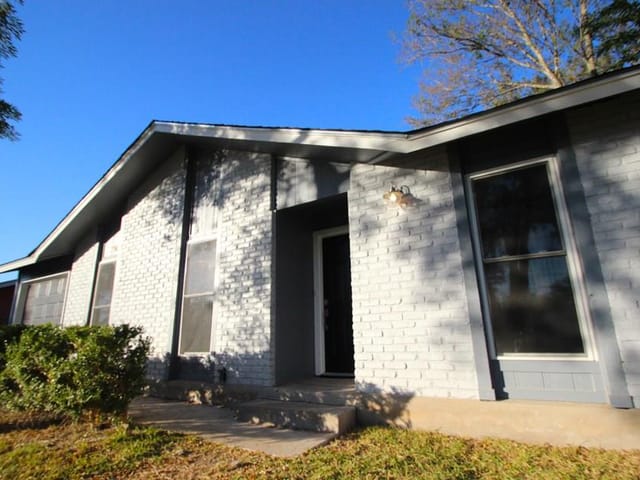 1106 Neans Dr
