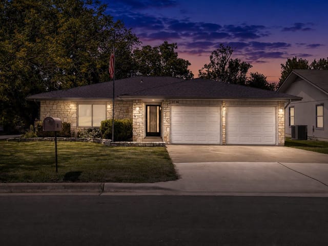 1106 Nottingham Hill RD