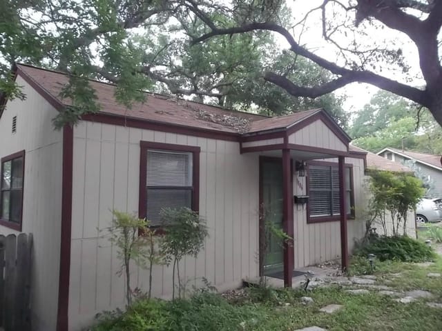 1106 S 5th St