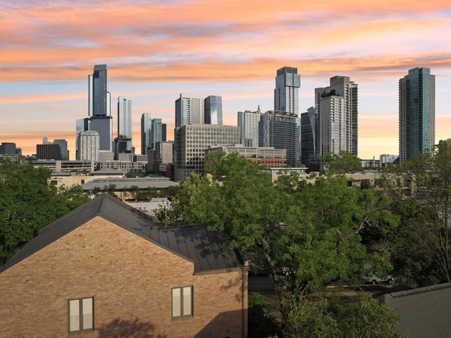 1106 W 6th ST Unit #210
