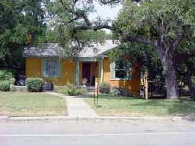 1106 WOODLAND AVE